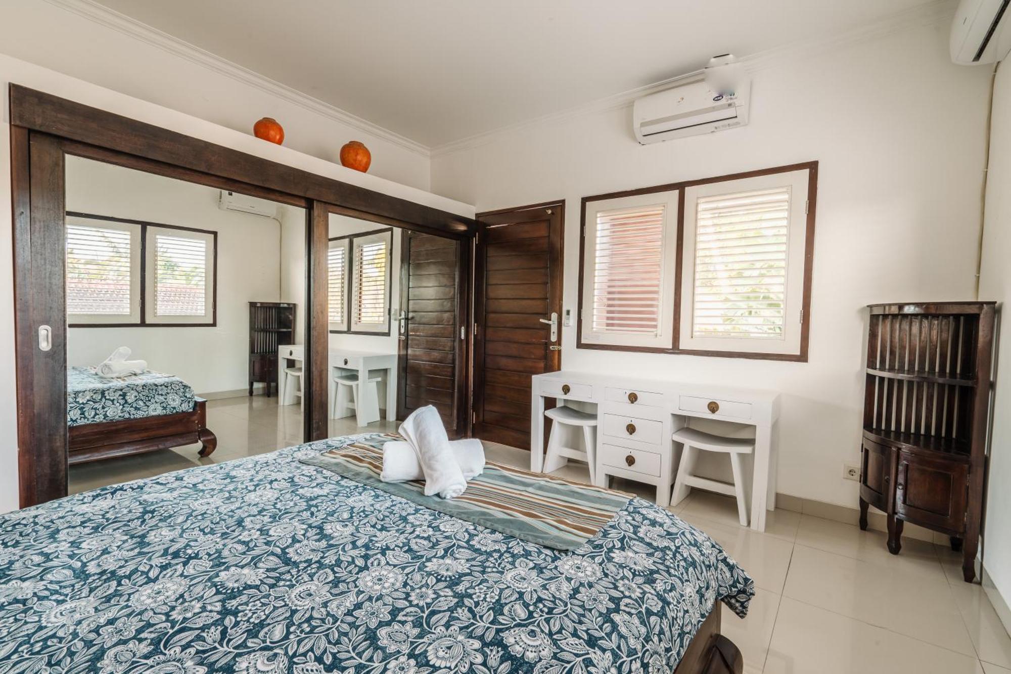 Sari Temuku Villa Seminyak Buitenkant foto